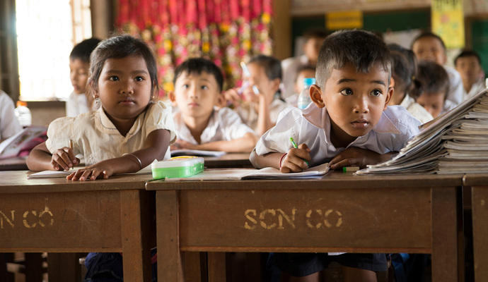 Skolebarn i Kambodsja