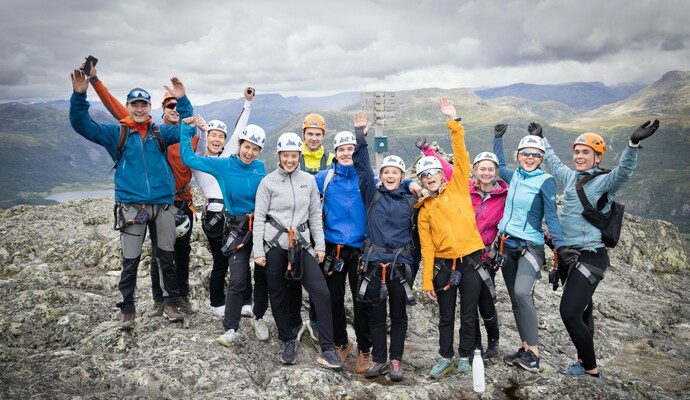 En gjeng på en fjelltopp