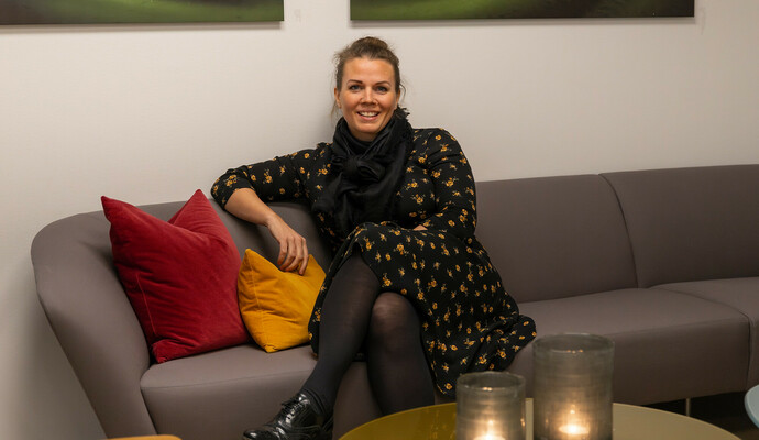 En person som smiler
